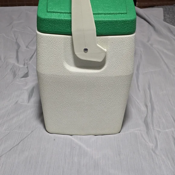 Colman Oscar Cooler Vintage #5274 White Green Lid 14x9.5x15 1983 EUC - Picture 7 of 13